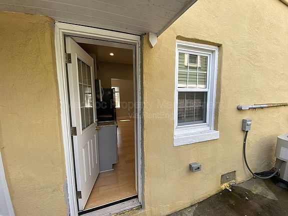 4th image of 1115 Winchester St APT C