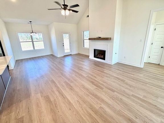 3rd image of 7486 Newbury Dr