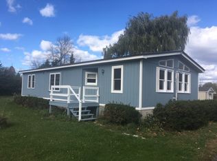 84 Hyde Rd, Grand Isle, VT 05458