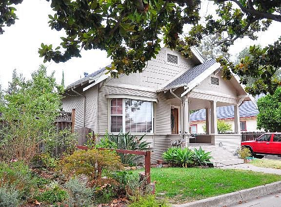 3rd image of 1191 Magnolia Ave