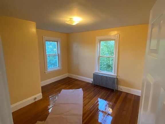 2nd image of 225 Parsons St Floor 2
