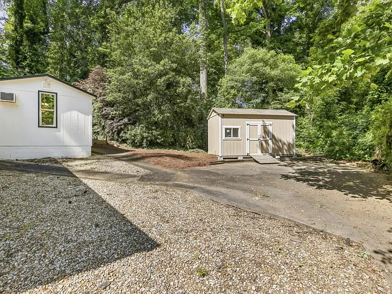 2056A Abby Ln NE — Photo 51