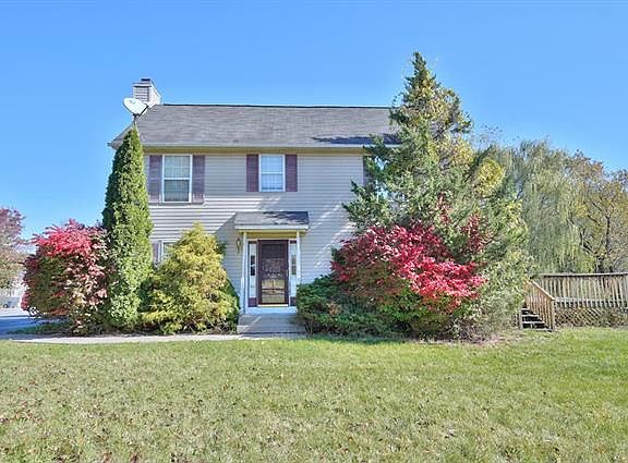 2nd image of 800 Cove Ct