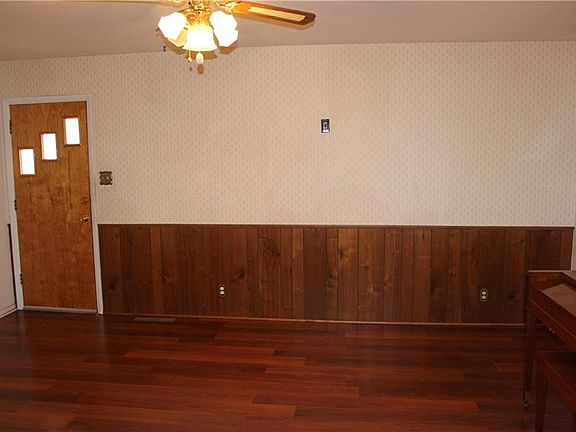 3rd image of 6118 Elaine St
