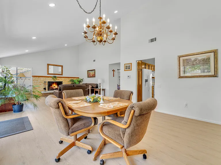 37202 Village 37 — Photo 8