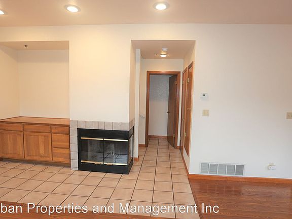 3rd image of 631 Waltermire St APT 10