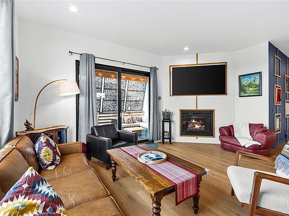 5th image of 3206 Peregrine Ln