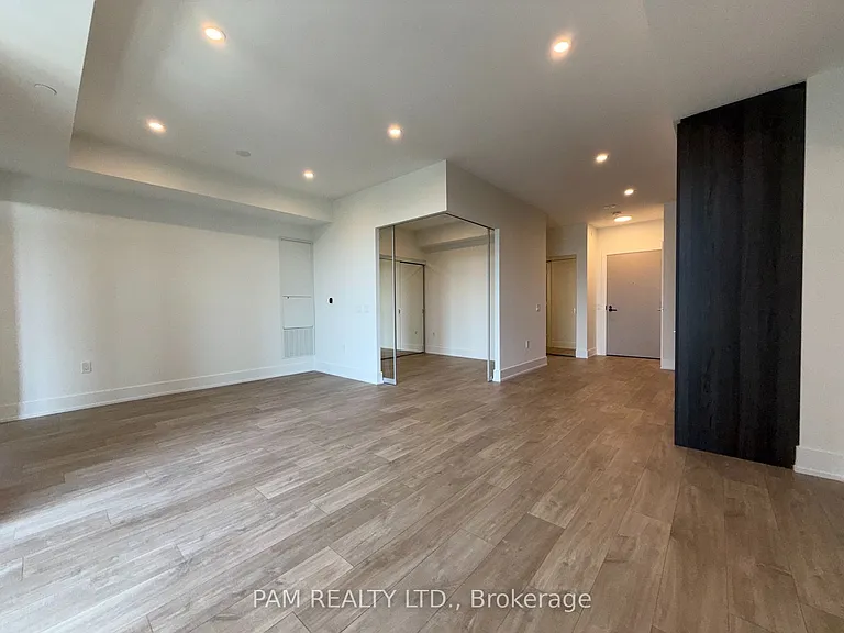 858 Dupont St #839 — Photo 6