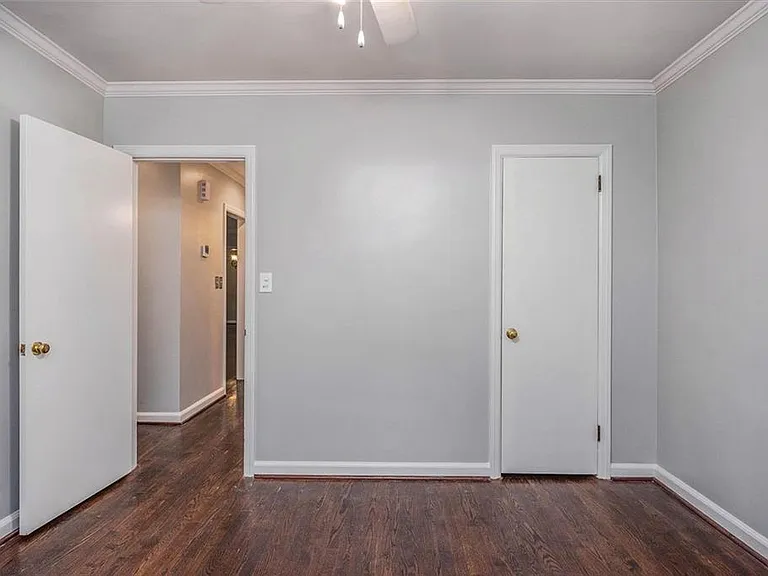 388 Lakemoore Dr NE — Photo 19