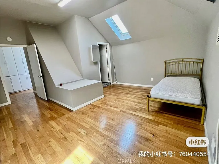 913 W 21st — Photo 24