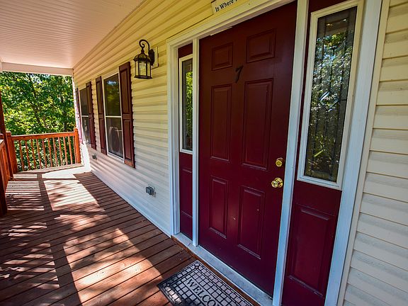 4th image of 7 Tudor Hill Dr