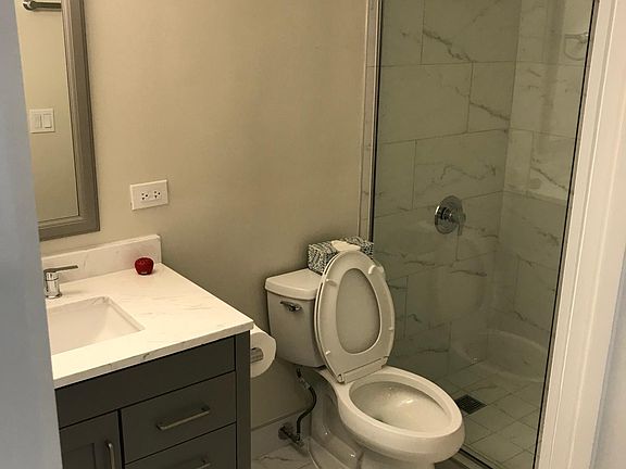 4th image of 7226 N Rogers Ave APT 2