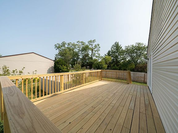4th image of 7744 Arrowwood Ct