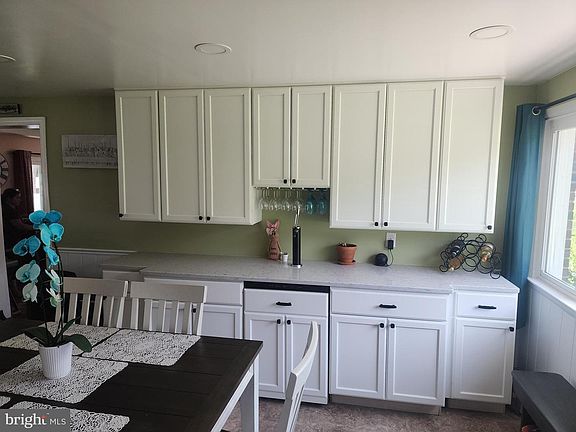 2nd image of 8 Mary Jane St