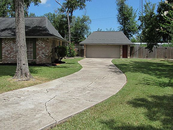 3rd image of 101 Shady Oak Ct