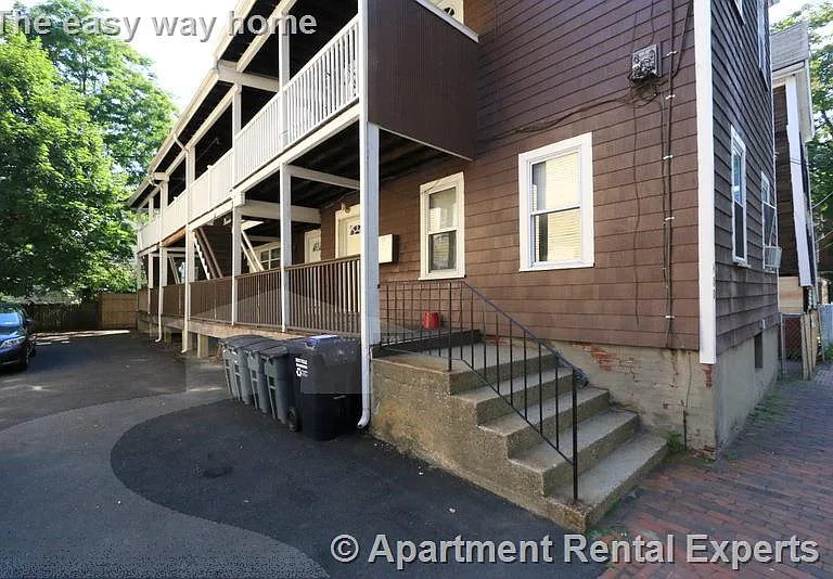 400 Franklin St #4 — Photo 10