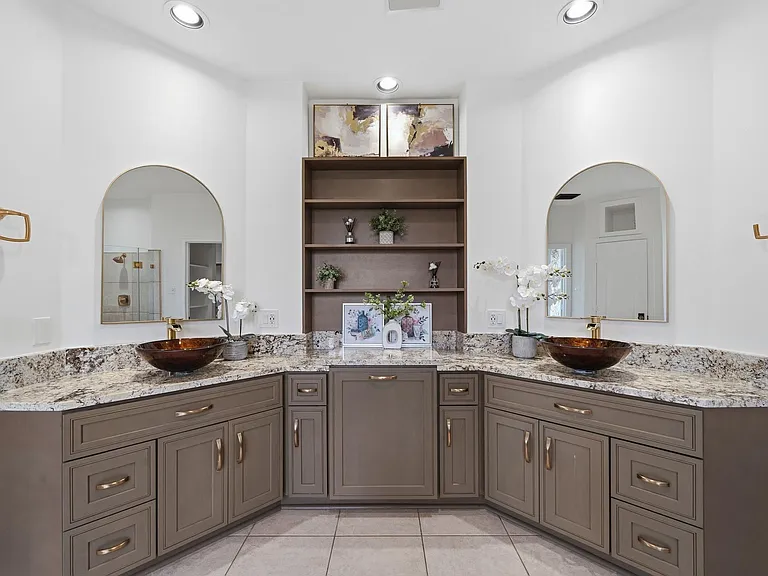 7211 Savannah Glen Ln W — Photo 26