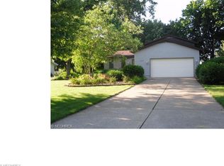 629 Van Oaks Dr, Amherst, OH 44001