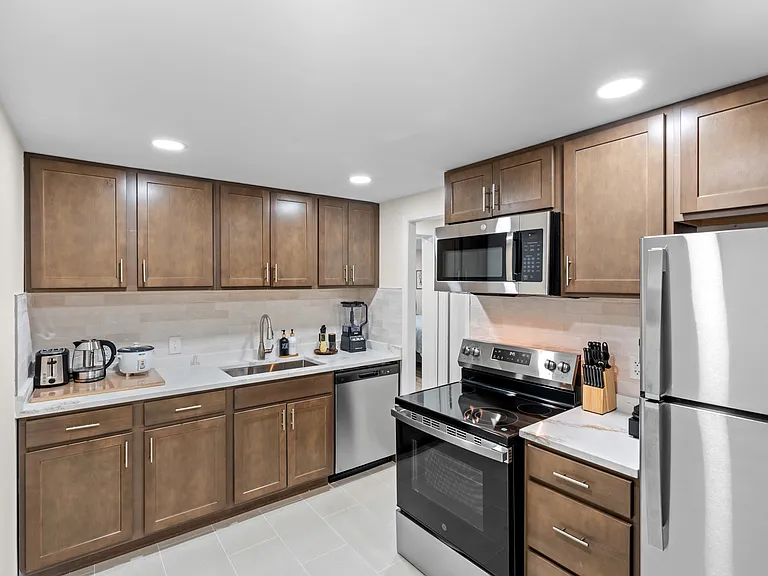 Heathmore Villas Apartments — Photo 3