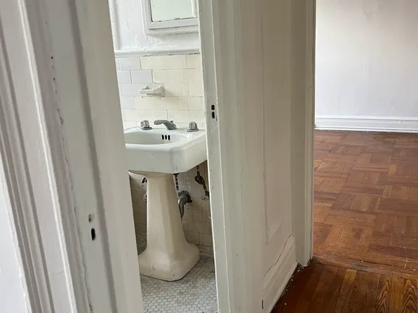 409 Edgecomb Avenue image 8 of 15