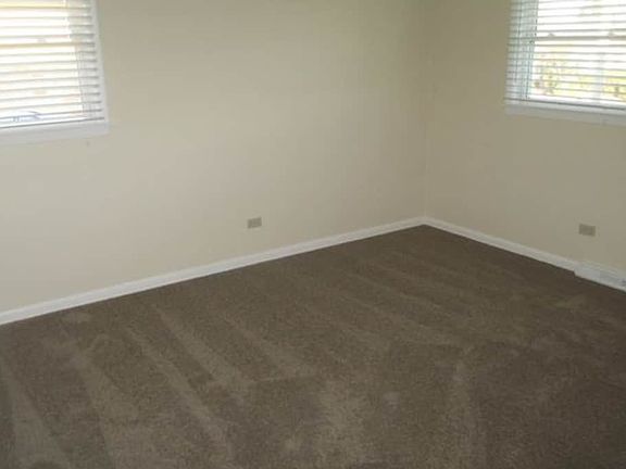 4th image of 16536 Claire Ln