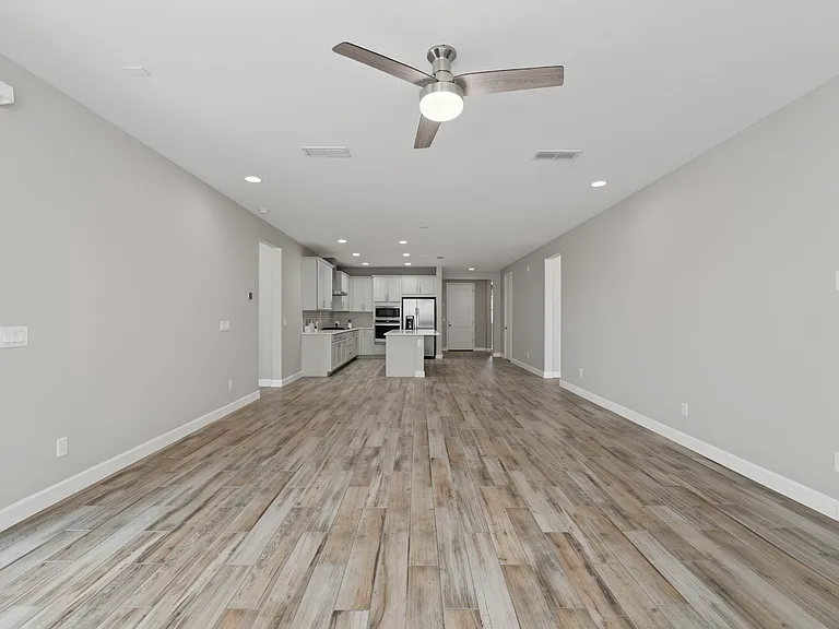 5140 N 181st Dr — Photo 19