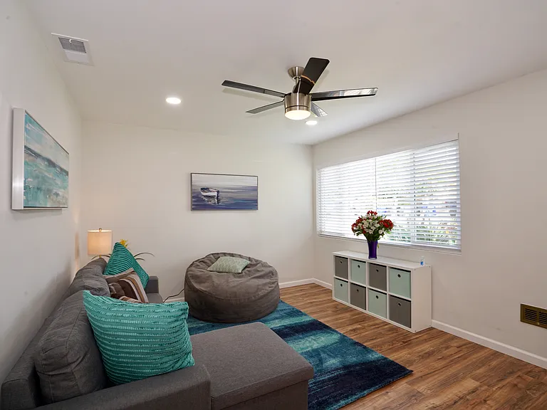 2754 Nye St — Photo 10