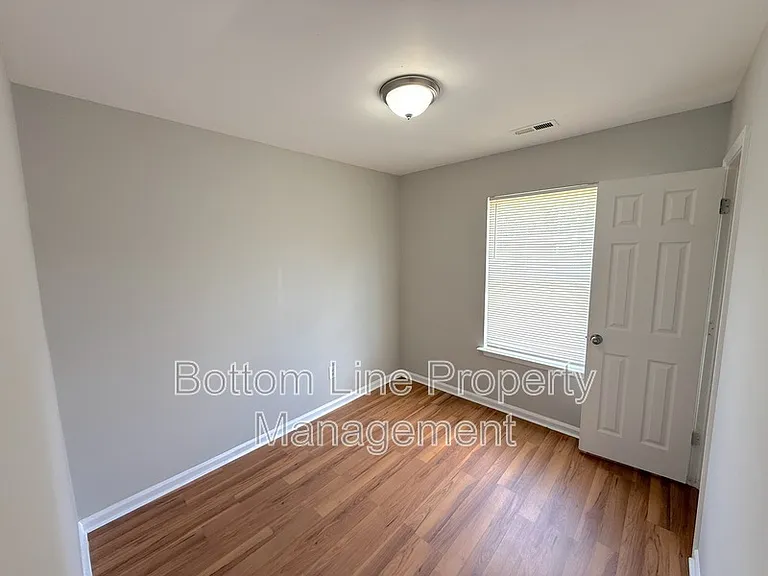 5503 Windy Valley Dr — Photo 10