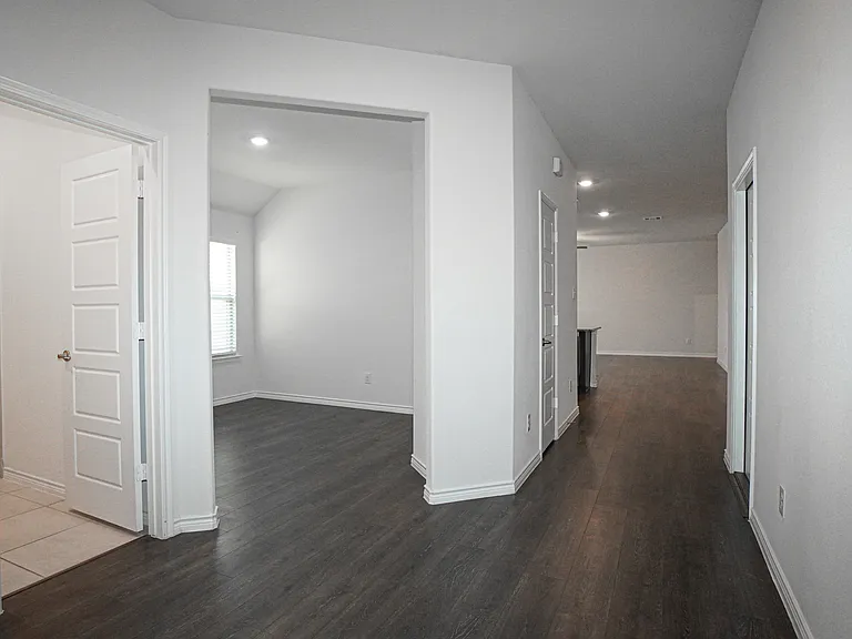871 Philadelphia St — Photo 5