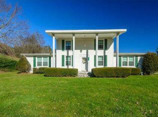 121 Crooked Dr, Fort Blackmore, VA 24250