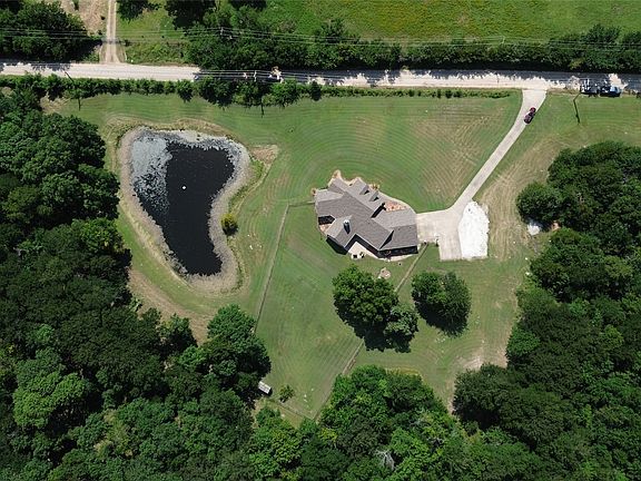 4th image of 239 County Road 4105