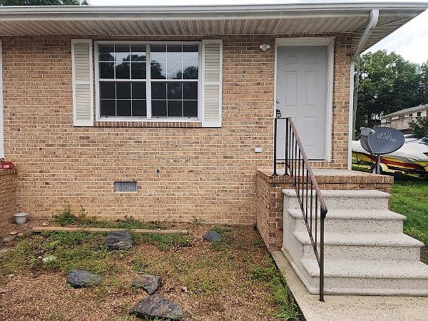1st image of 1744 Westland Dr SW #1