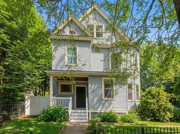 7 Russell St #3, Cambridge, MA 02140