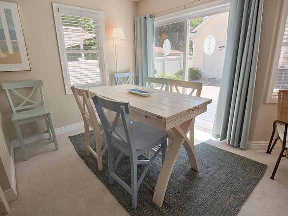 5th image of 582 Crescent Dr