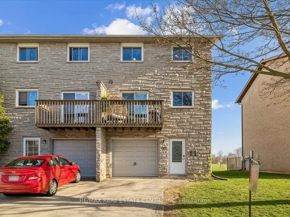 1155 Paramount Dr #49, Hamilton, ON L8J 2N4