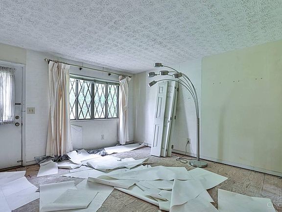 5th image of 9446 Haddington Ct