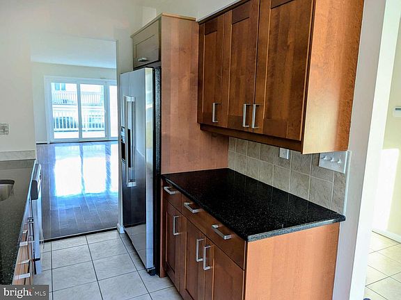 5th image of 305 Paddock Dr