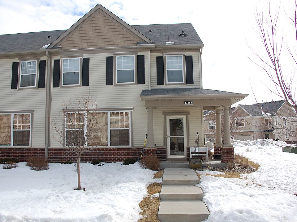 End Unit with lots of grass