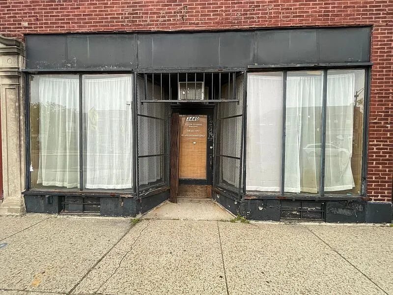 Building Photo - 3440 W Fullerton Ave