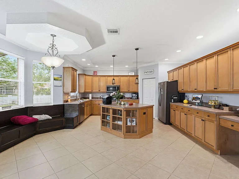 2753 Misty Oaks Cir — Photo 14