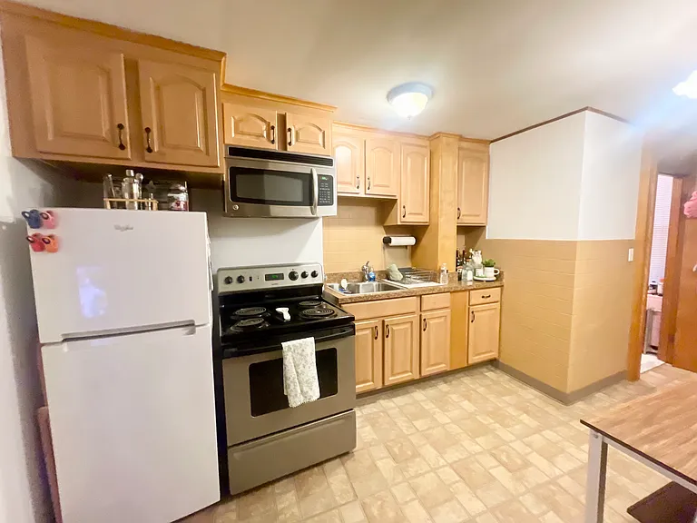 31 Cooper St #2 — Photo 14