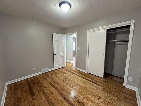 3rd image of 2811 Kenmore Ave #13