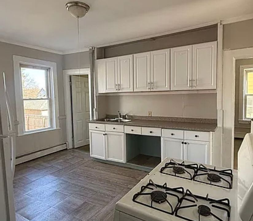 1st image of 49 Brook St