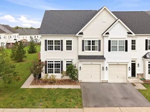 314 Prestwick Ln, Stephens City, VA 22655