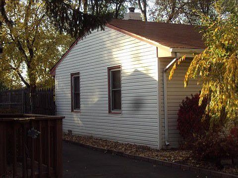 4th image of 14832 Blaine Ave