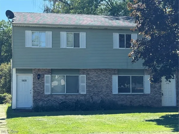 1926 Hancock St, Lorain, OH 44052