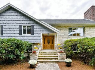 9 Palomino Ln, Westwood, MA 02090