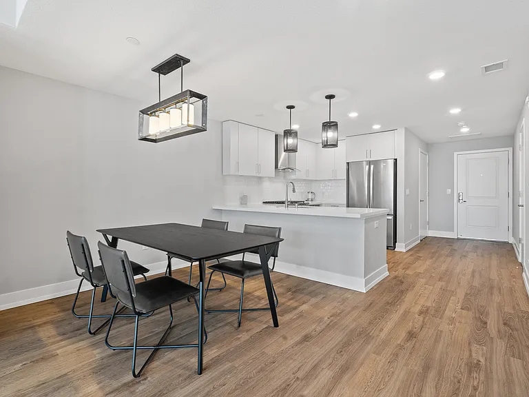 1048 Monroe St #321 — Photo 5