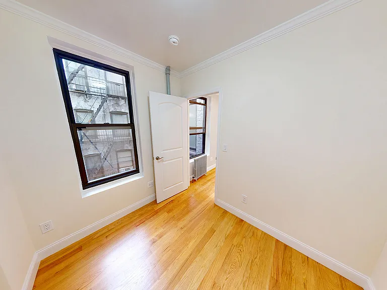 301 E 85th St #15A — Photo 4