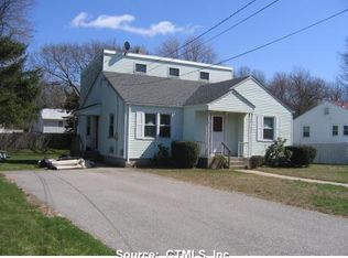 6 Roberts Ct, Quaker Hill, CT 06375